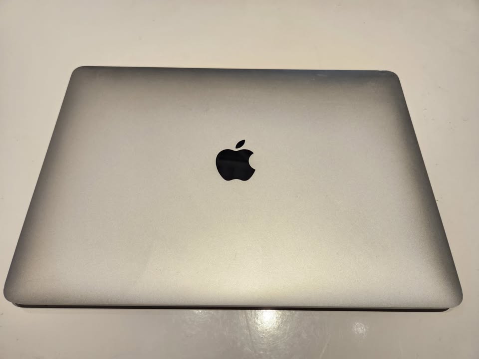 Refurbished MacBook Pro 13" (2017) – i5, 16GB RAM, 256GB SSD, Ventura, Silver color