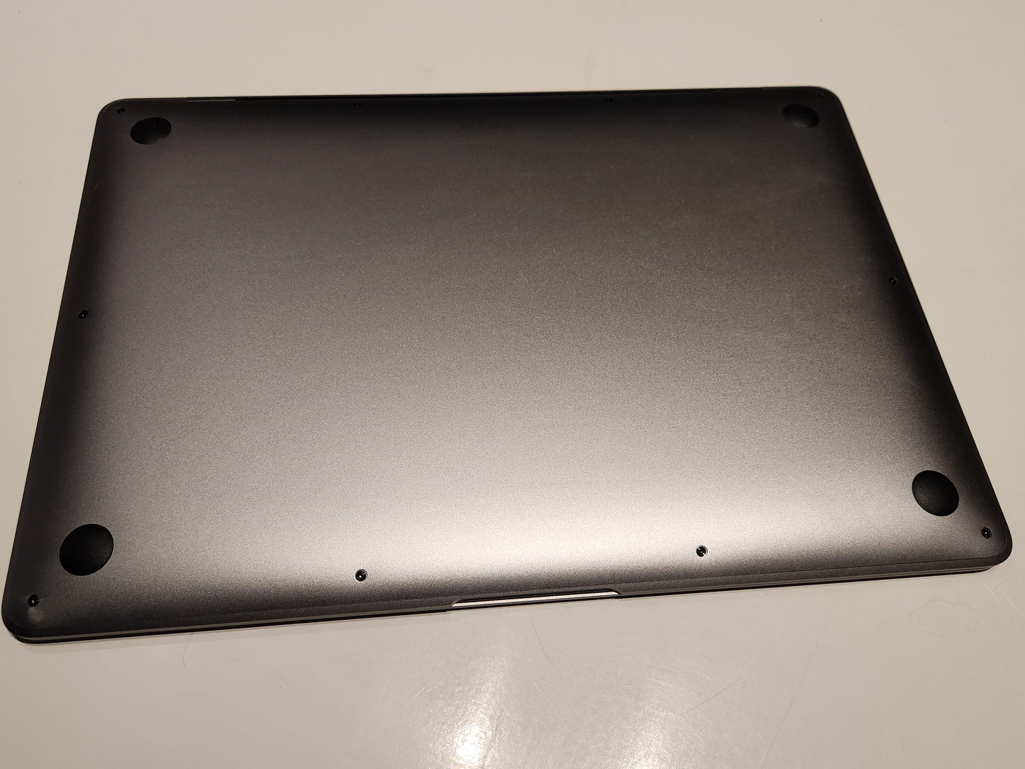 PRE-OWNED MacBook AIR M1 (13 inch 2020) 8GB 256GB GOOD CONDITION