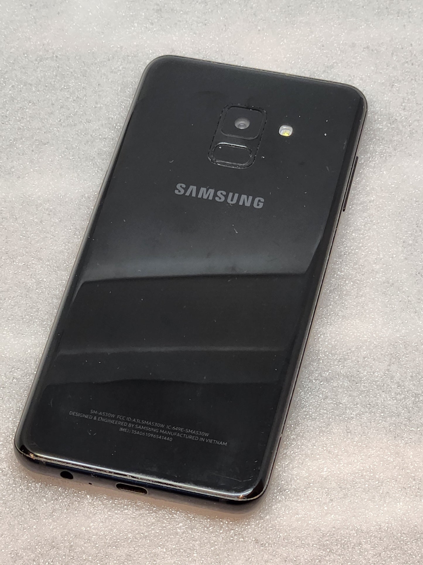 pre-owned samsung galaxy A8 (2018) 32GB unlocked Fair Condition -Android 9