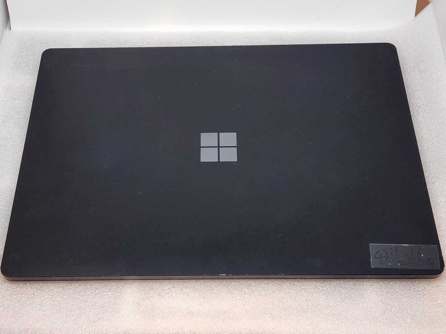 Refurbished Microsoft Surface Laptop 4 (13-inch) i7 3.0GHz (11th gen, 16gb ram, 256gb ssd),black