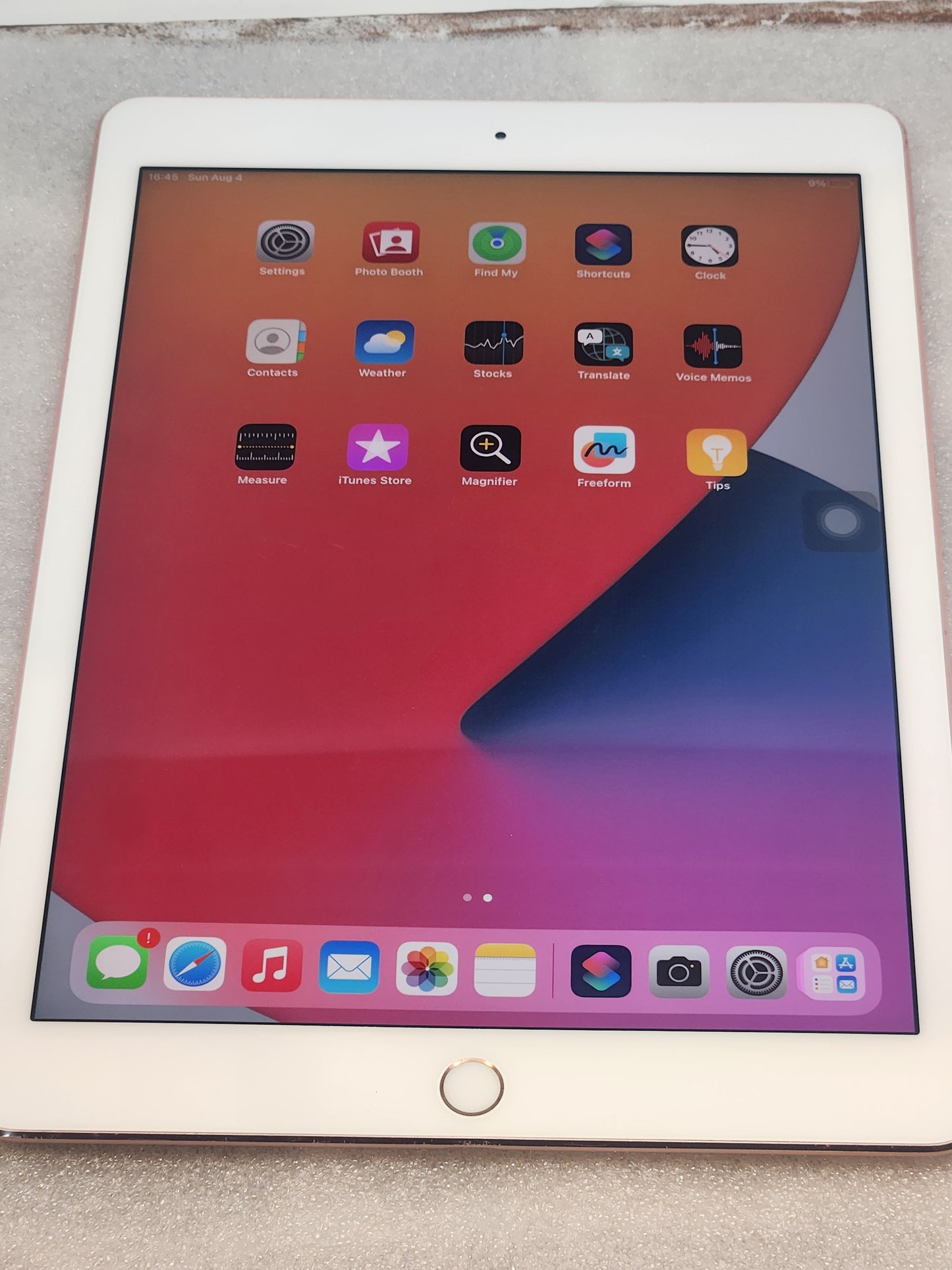refurbished iPad Pro 9.7-inch (1st Gen) 32GB Gold - Good Condition - iPadOS 16.6
