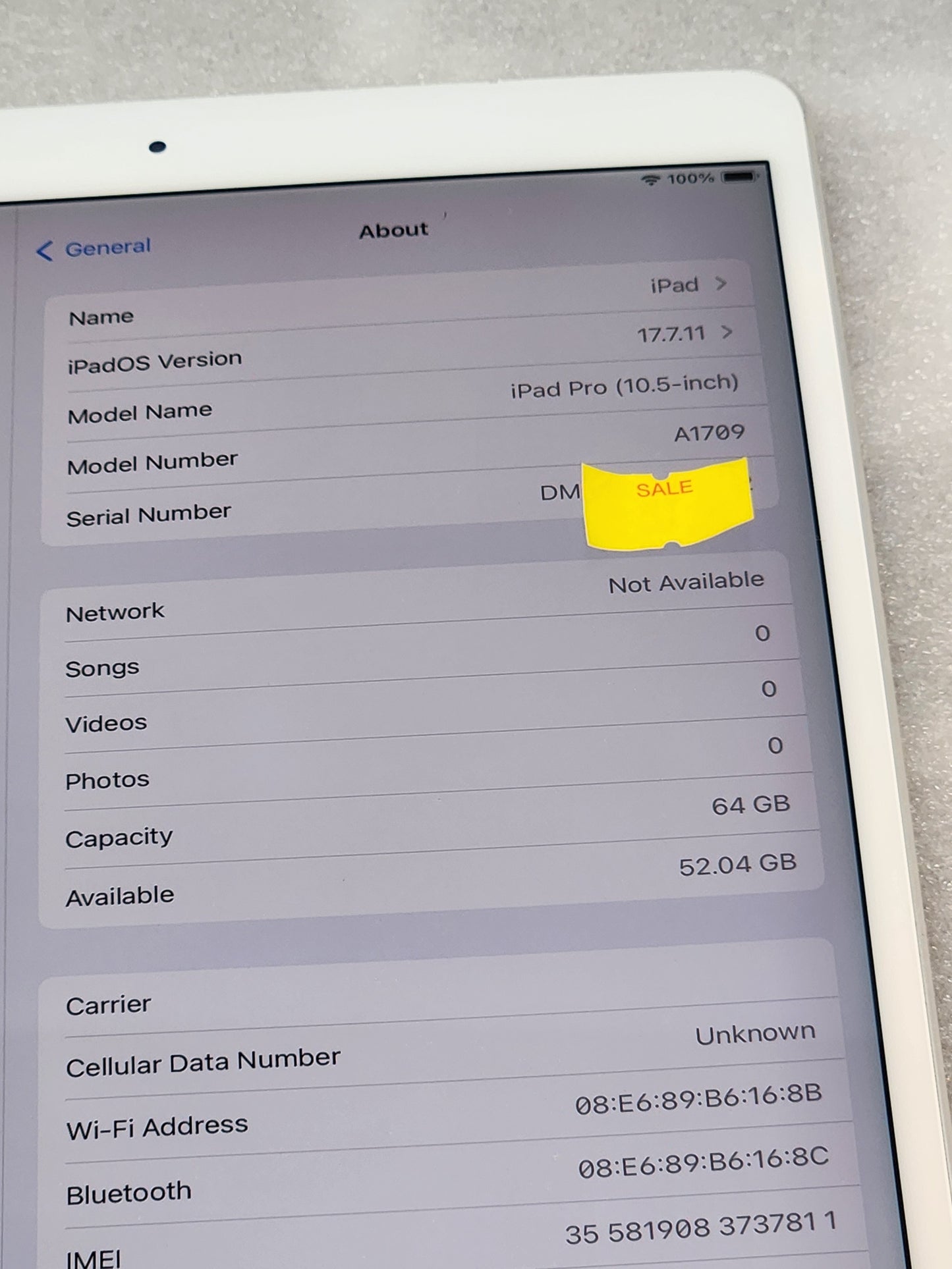 iPad Pro 10.5" (Wi‐Fi + Cellular) – 64GB, White, Good Condition!