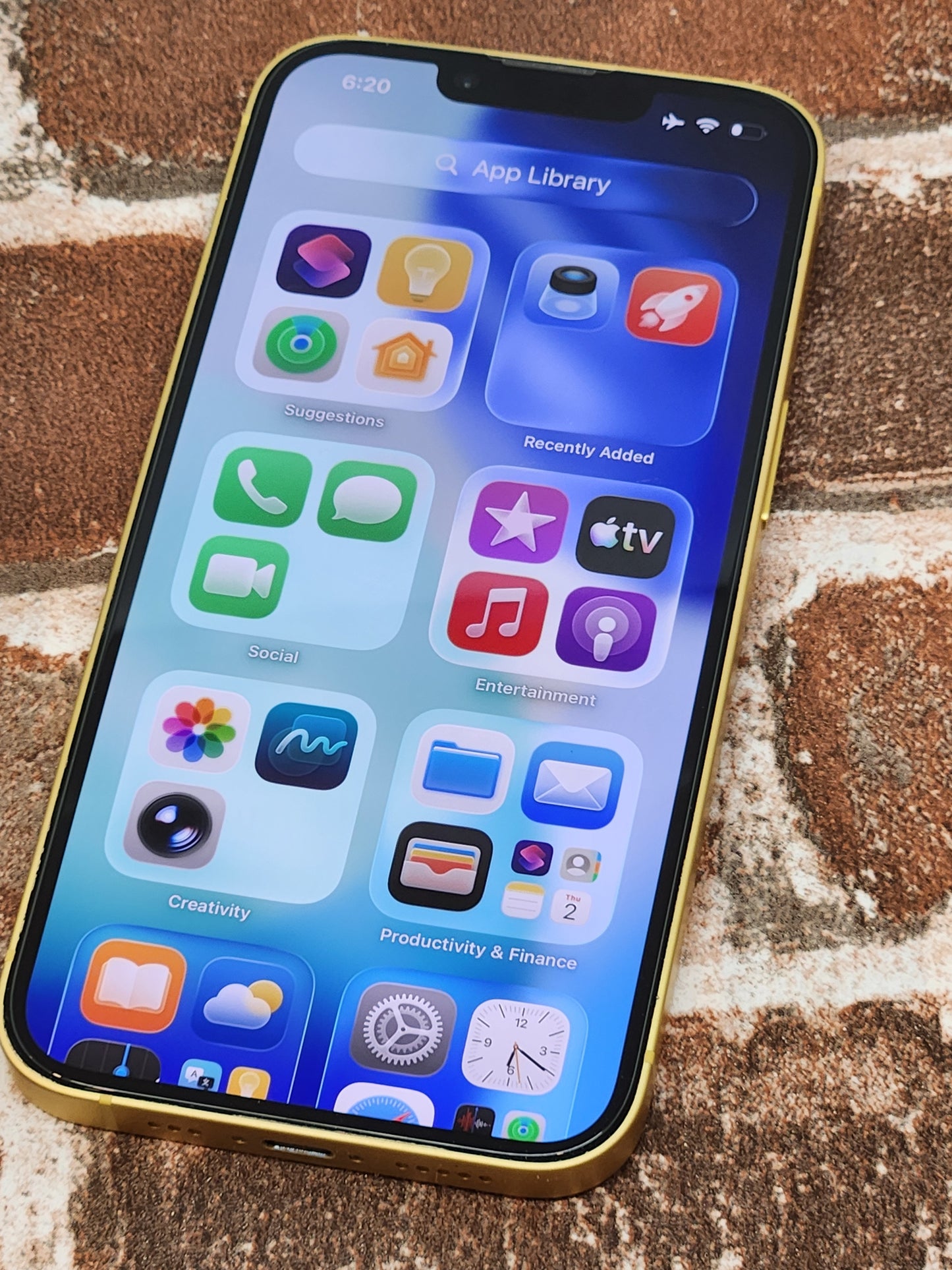 used iphone 14  128GB yellow unlocked  mint condition