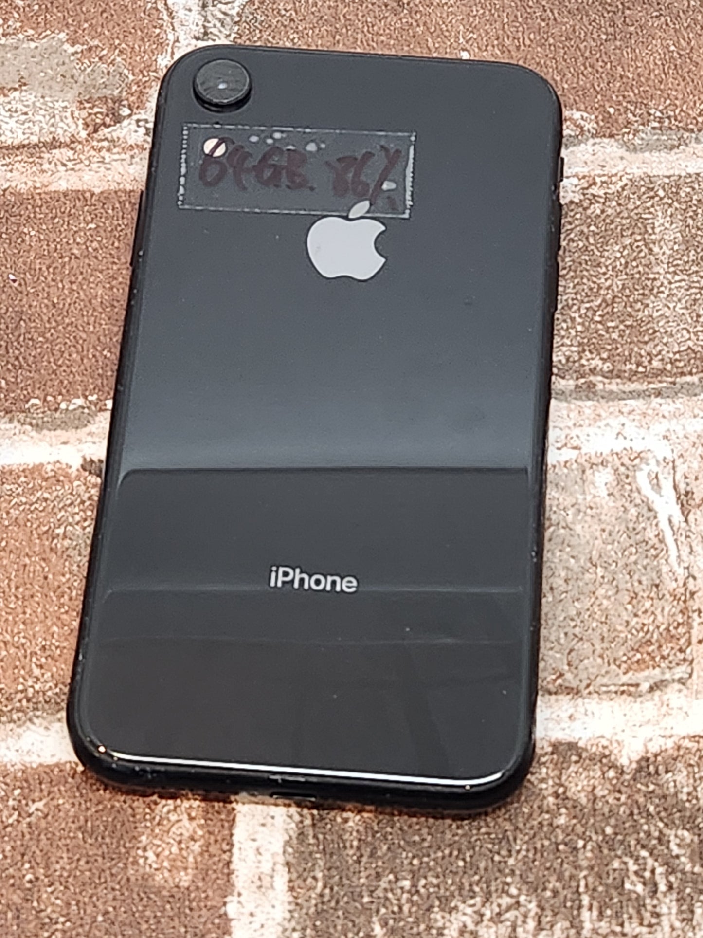 used iphone xr 64GB black unlocked  Good condition