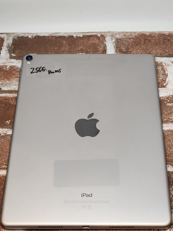 iPad Pro 10.5" (Wi‐Fi + Cellular) – 256GB, White, Good Condition!  iOS=17