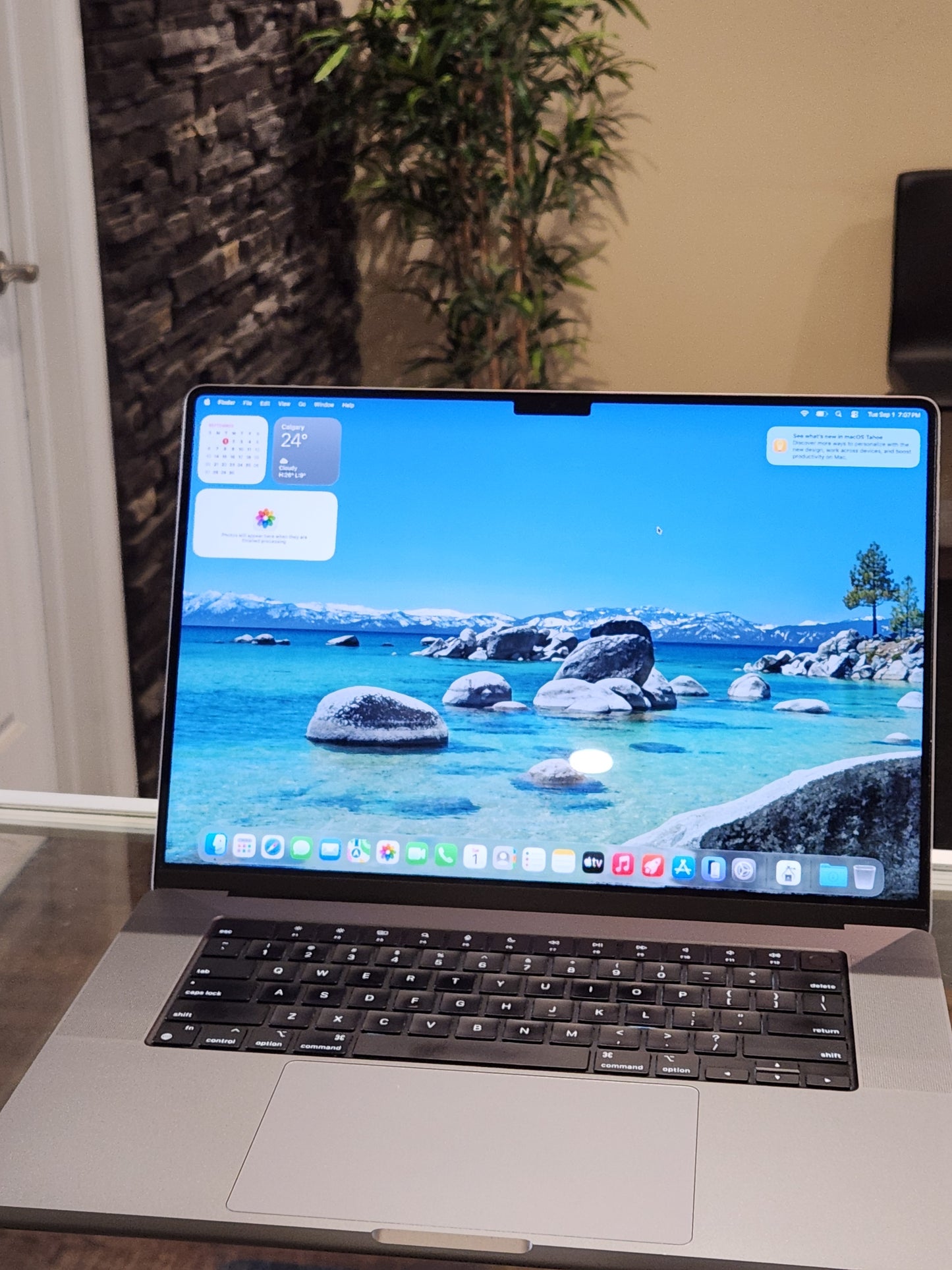 **Available in Store**    MacBook Pro 16" M1 Max A2485 – 32-Core GPU, 32GB RAM, 1TB SSD, good condition.