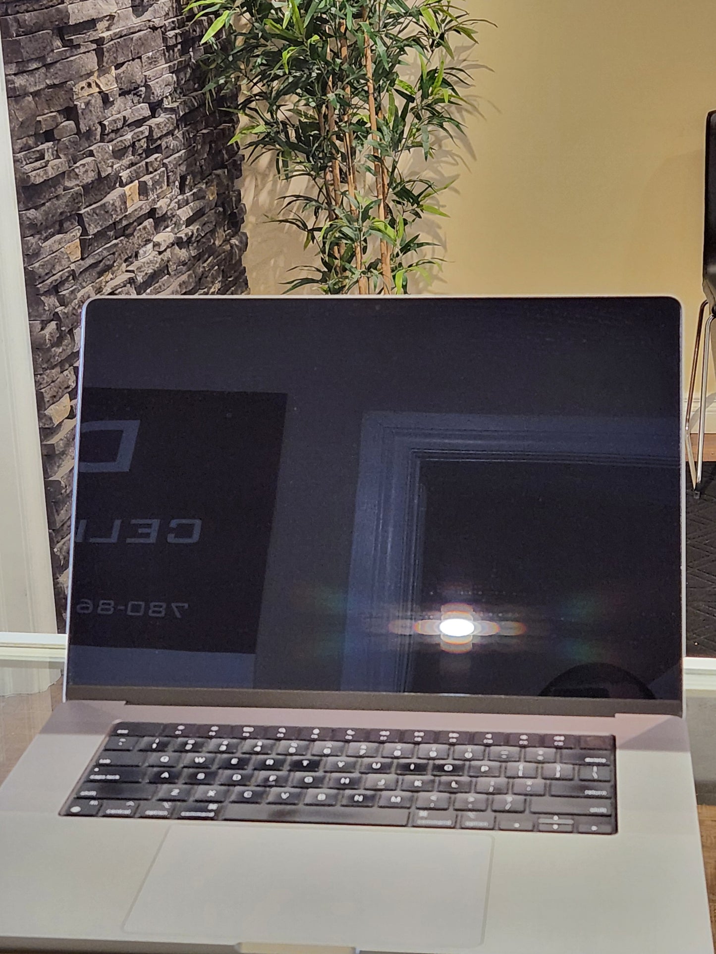 **Available in Store**    MacBook Pro 16" M1 Max A2485 – 32-Core GPU, 32GB RAM, 1TB SSD, good condition.