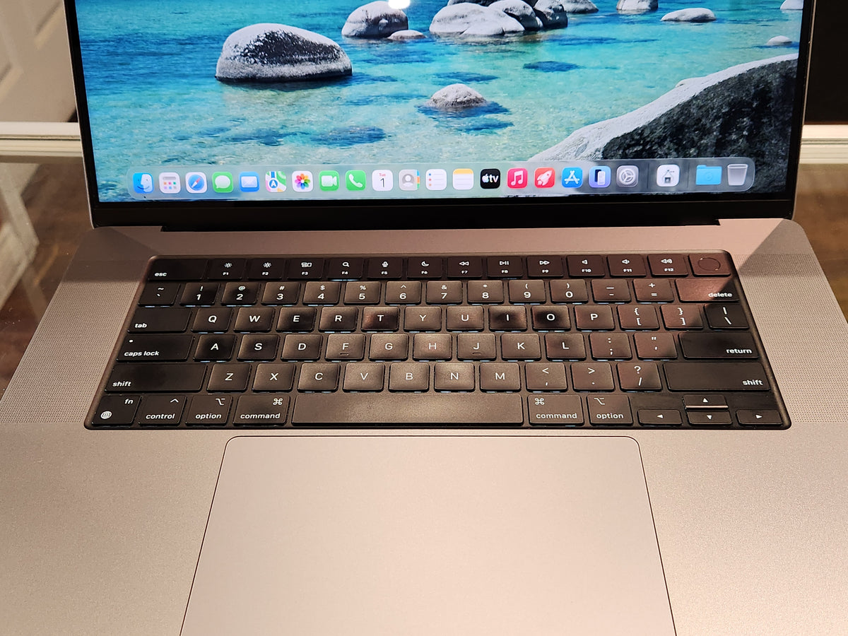 **Available in Store**    MacBook Pro 16" M1 Max A2485 – 32-Core GPU, 32GB RAM, 1TB SSD, good condition.