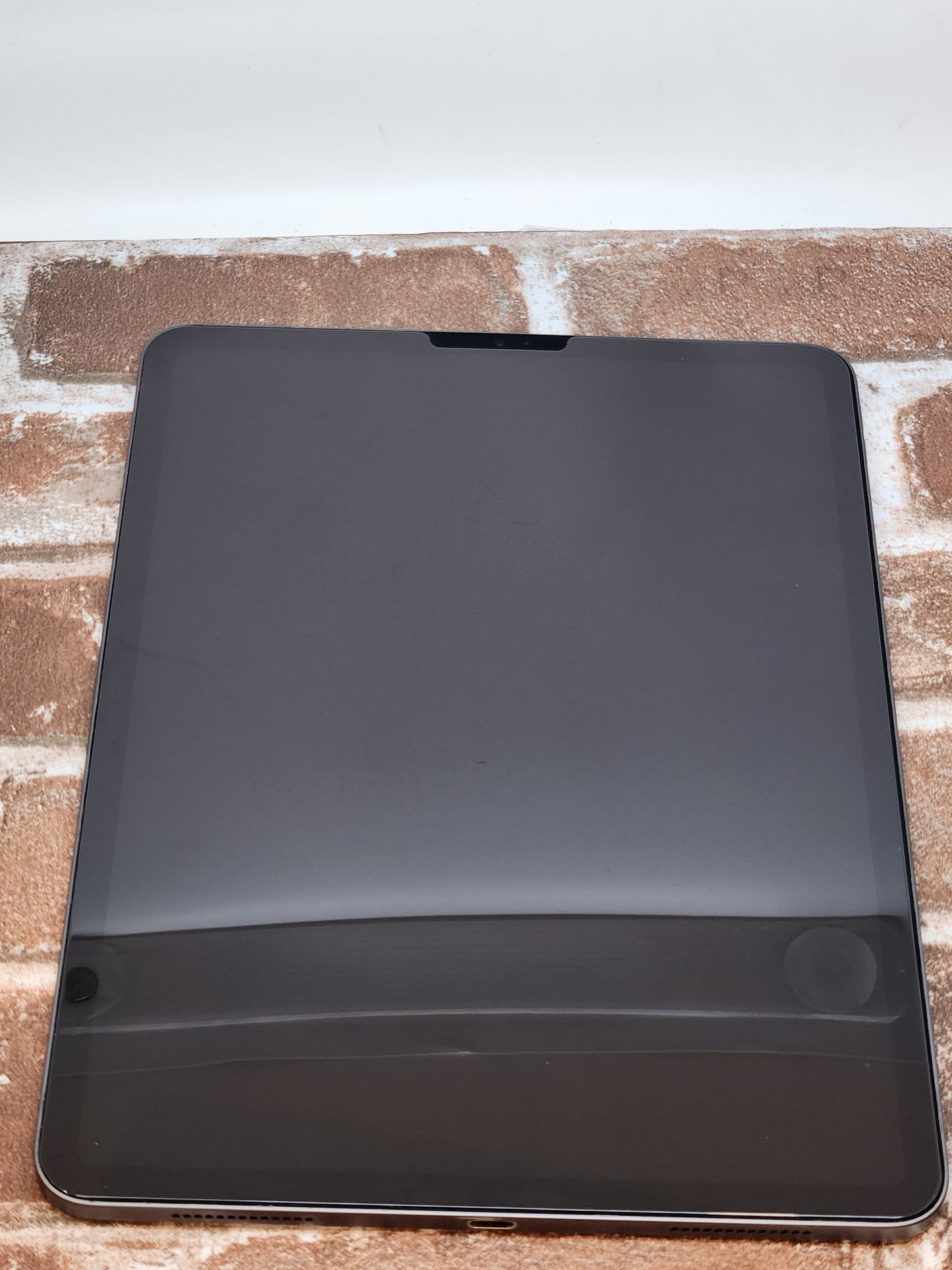 iPad Pro 11" 1st Gen 256GB Space Grey – Wi-Fi, Screen Protector Included