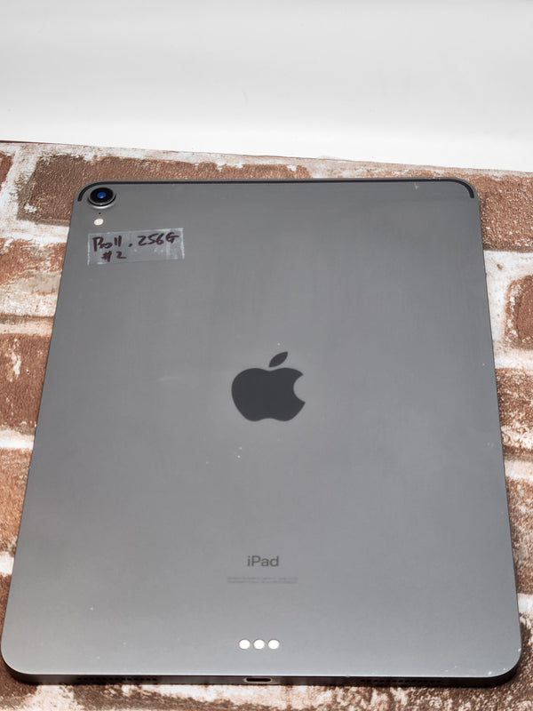 iPad Pro 11" 1st Gen 256GB Space Grey – Wi-Fi, Screen Protector Included #2