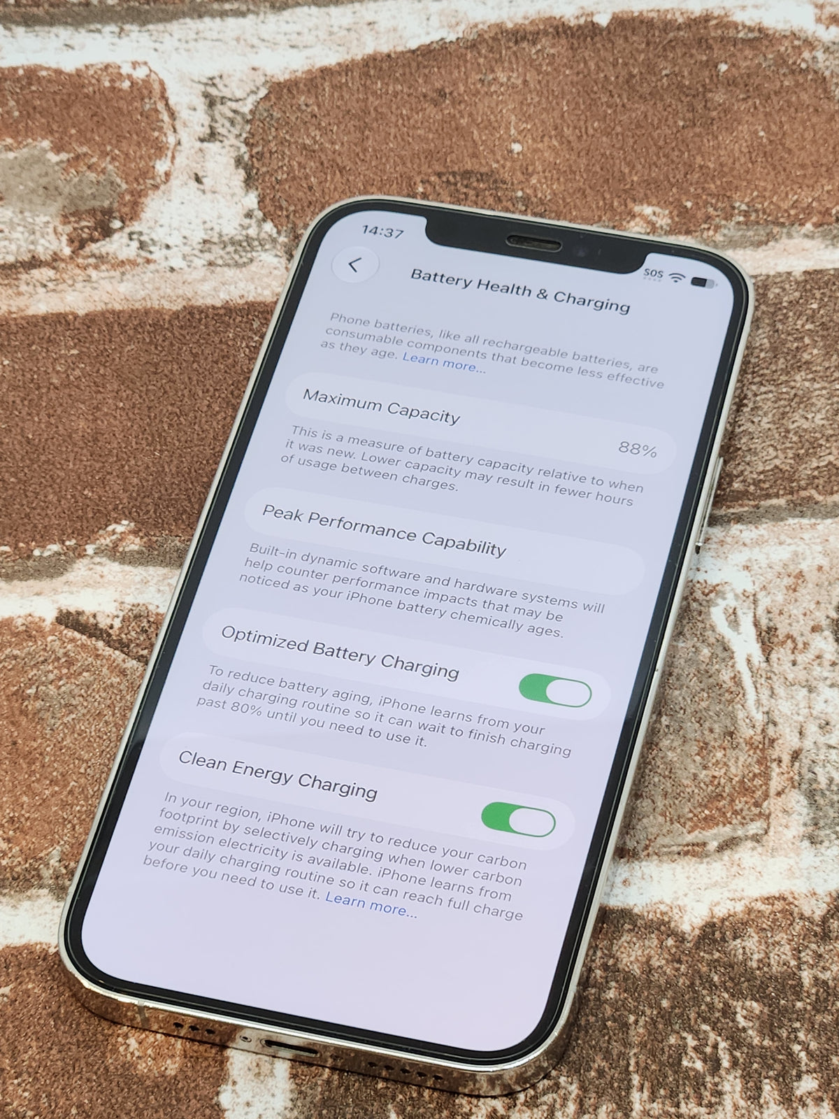 used iPhone 12 Pro  white unlocked 128gb, battery health 88%