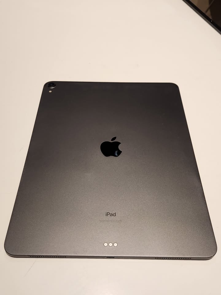 Refurbished iPad Pro 12.9" (3rd Gen) – Space Gray, 256GB, Wi-Fi, Includes New Protective Case!