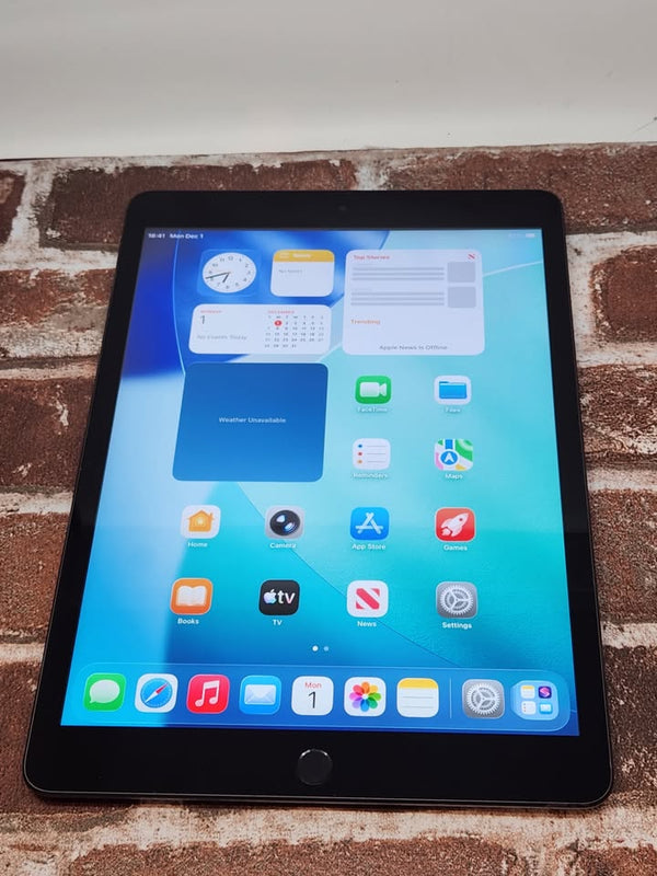used, ipad 8th gen,  32gb. black, wifi version