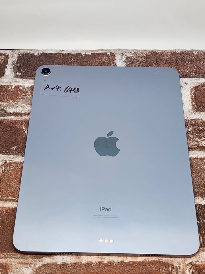 refurbished iPad Air 4th Gen (2020) – Sky Blue, 64GB, Wi-Fi, Good Condition!