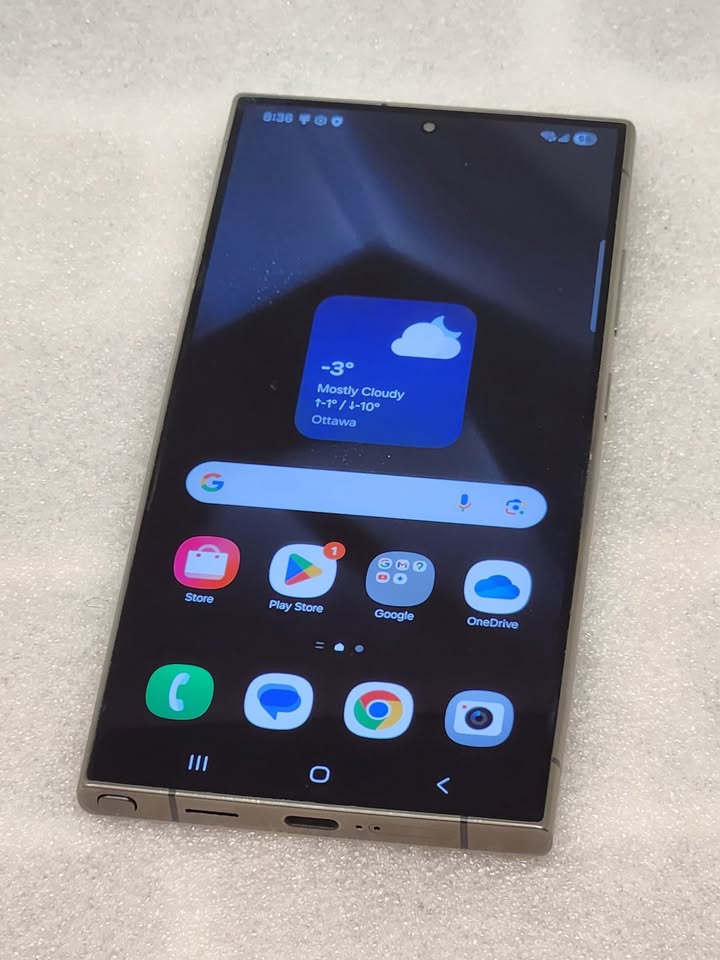 pre owned Samsung Galaxy S24 Ultra 5G (256GB) , S Pen, Unlocked - Black, good condition