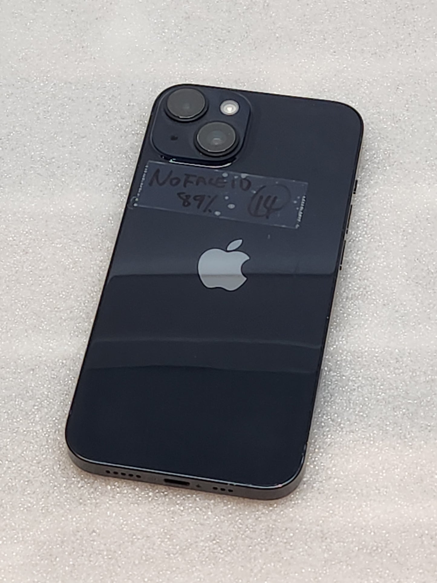 Refurbished iPhone 14 unlocked 128GB Black. (** FACE ID doesn't work) SELL AS IS
