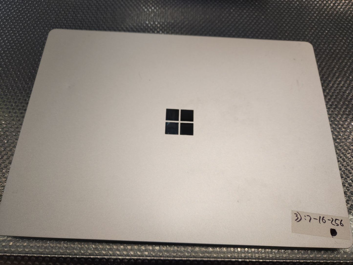 Refurbished Microsoft surface laptop 3 (13inch i7-10gen 16gb ram 256gb ssd) good condition