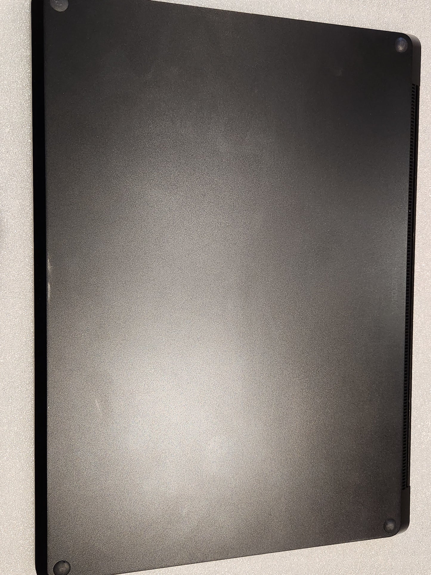 Refurbished Microsoft surface laptop 5 (13inch i5-12gen 16gb ddr5 256gb ssd). Good condition