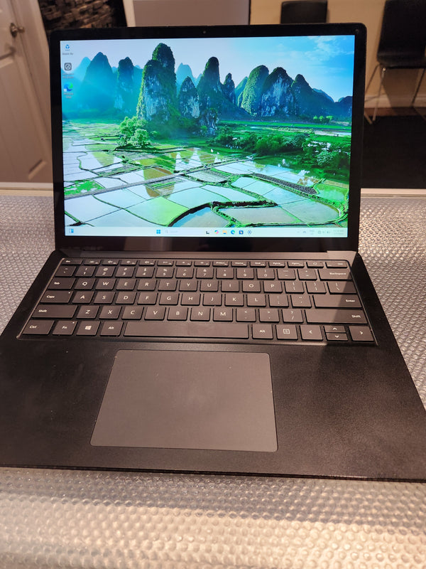 Refurbished Microsoft Surface Laptop 3 (13inch i5-10gen 16gb ram 256gb ssd)