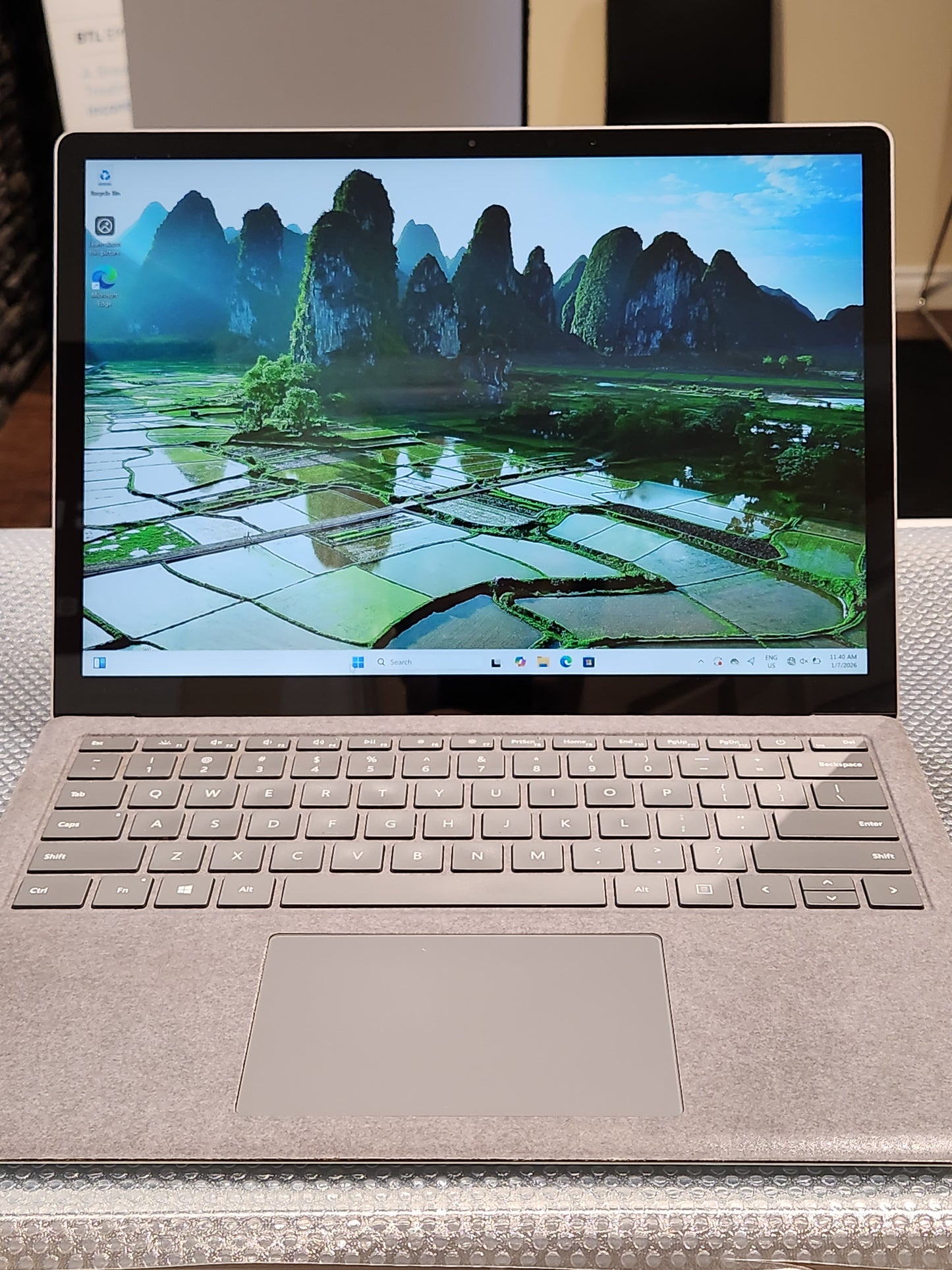 Refurbished Microsoft surface laptop 3 (13inch i7-10gen 16gb ram 256gb ssd) good condition