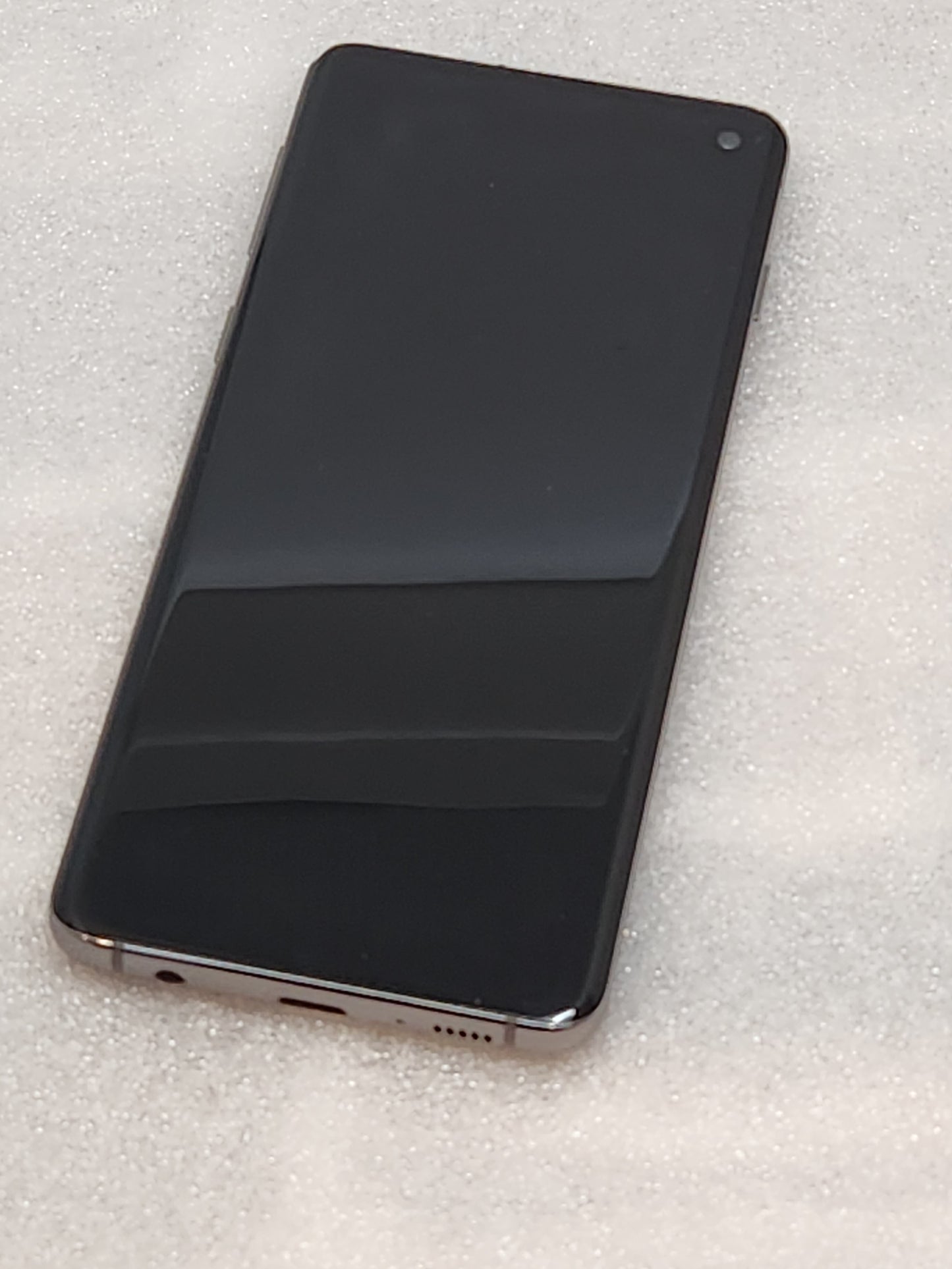 Pre-owned Samsung Galaxy S10.  unlocked 128GB good condition