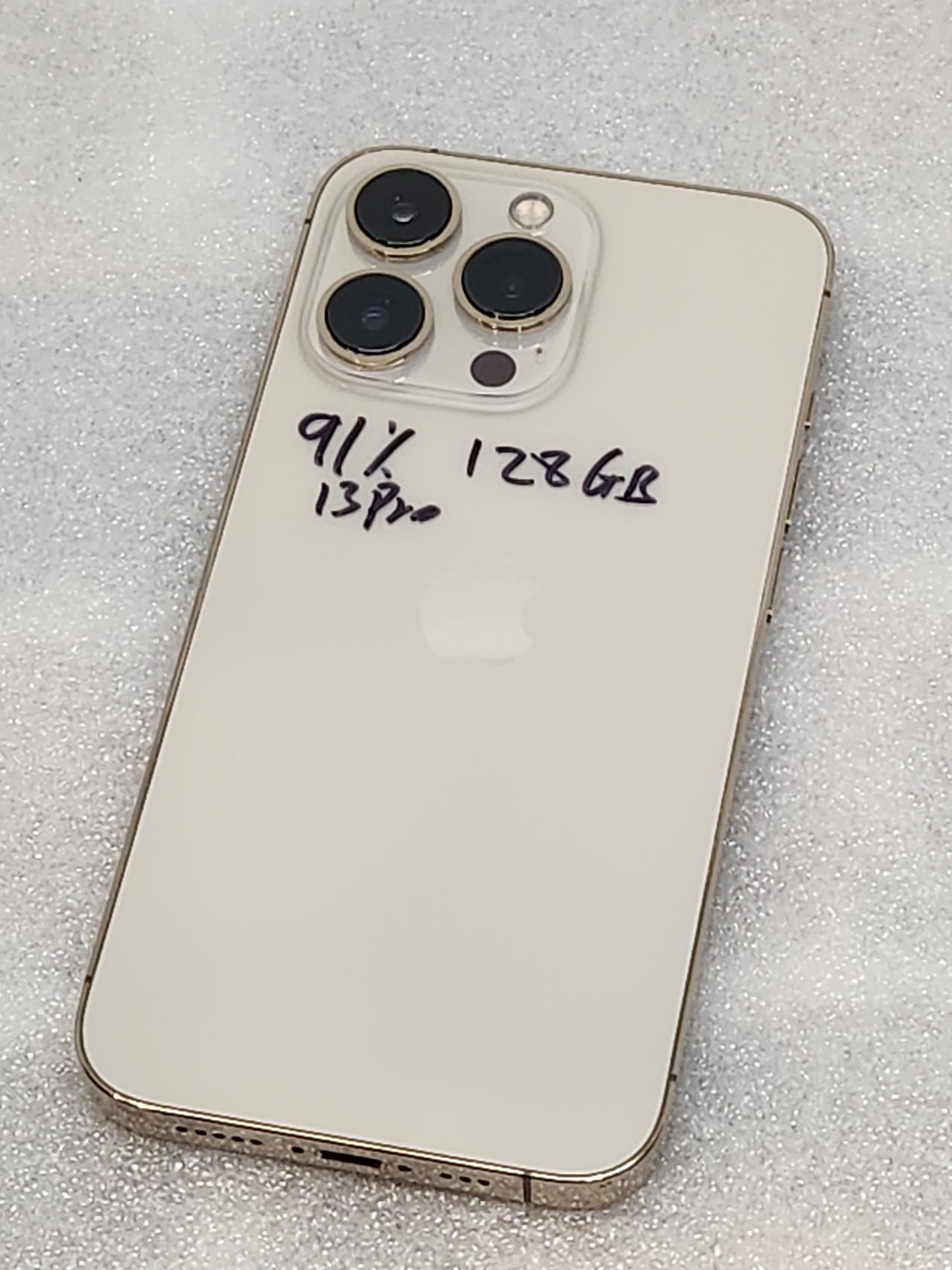 used iphone 13 pro unlocked 128gb  Fair condition 7/10