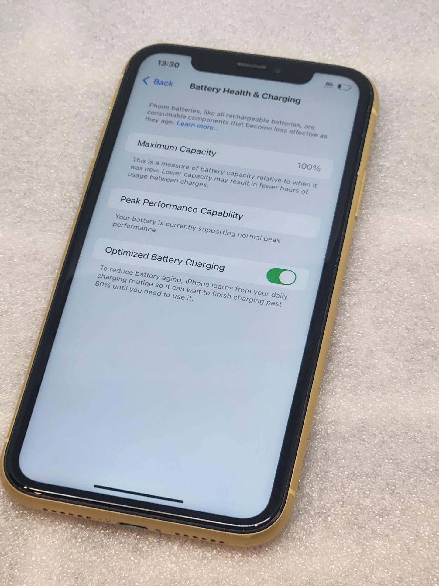 used iphone xr 128GB yellow unlocked  Good condition